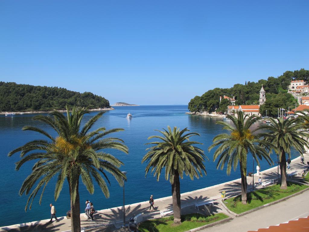 Apartments Seafront Кавтат Стая снимка